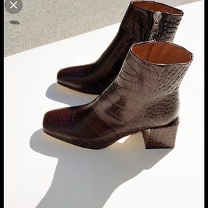 LOQ Lazaro boot in dark brown croc